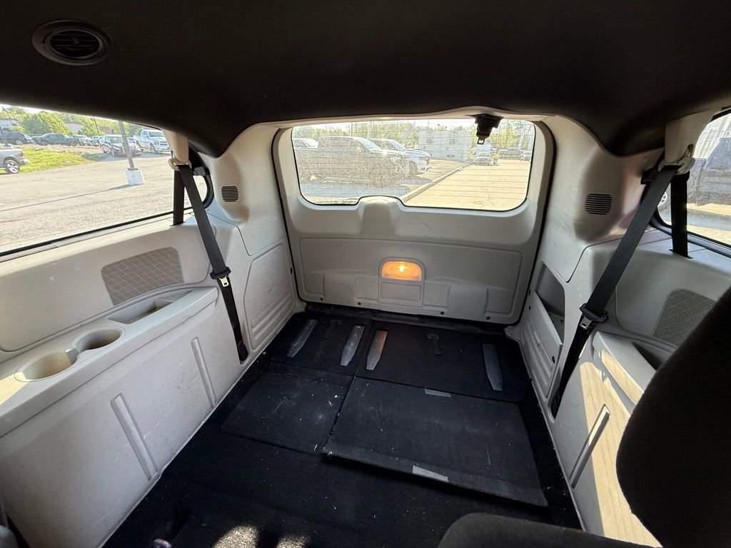 Used 2014 Dodge Grand Caravan SE image 25