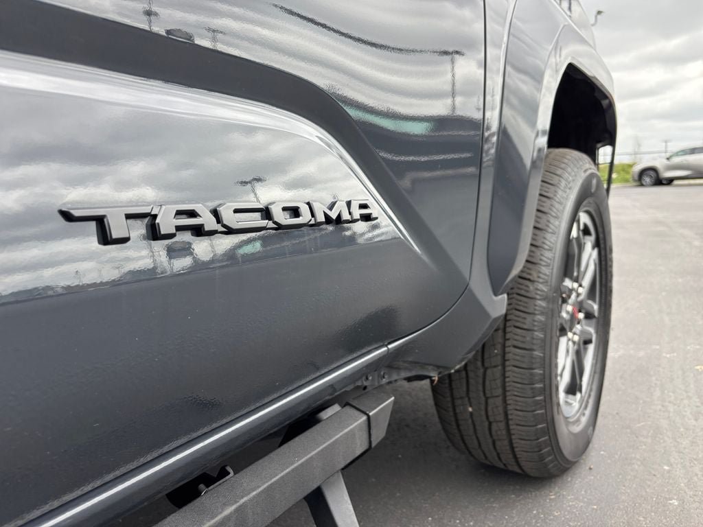 Used 2024 Toyota Tacoma TRD Sport AWD/4WD image 30