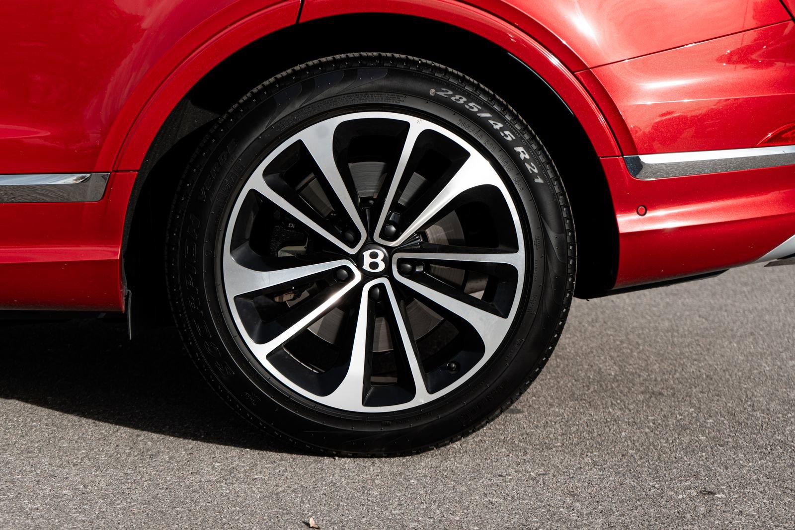 Used 2024 Bentley Bentayga Extended Wheelbase image 7