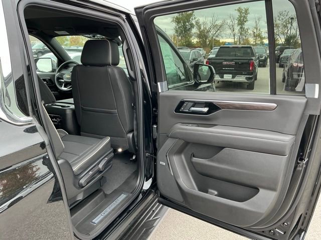 New 2026 Chevrolet Suburban Premier image 12