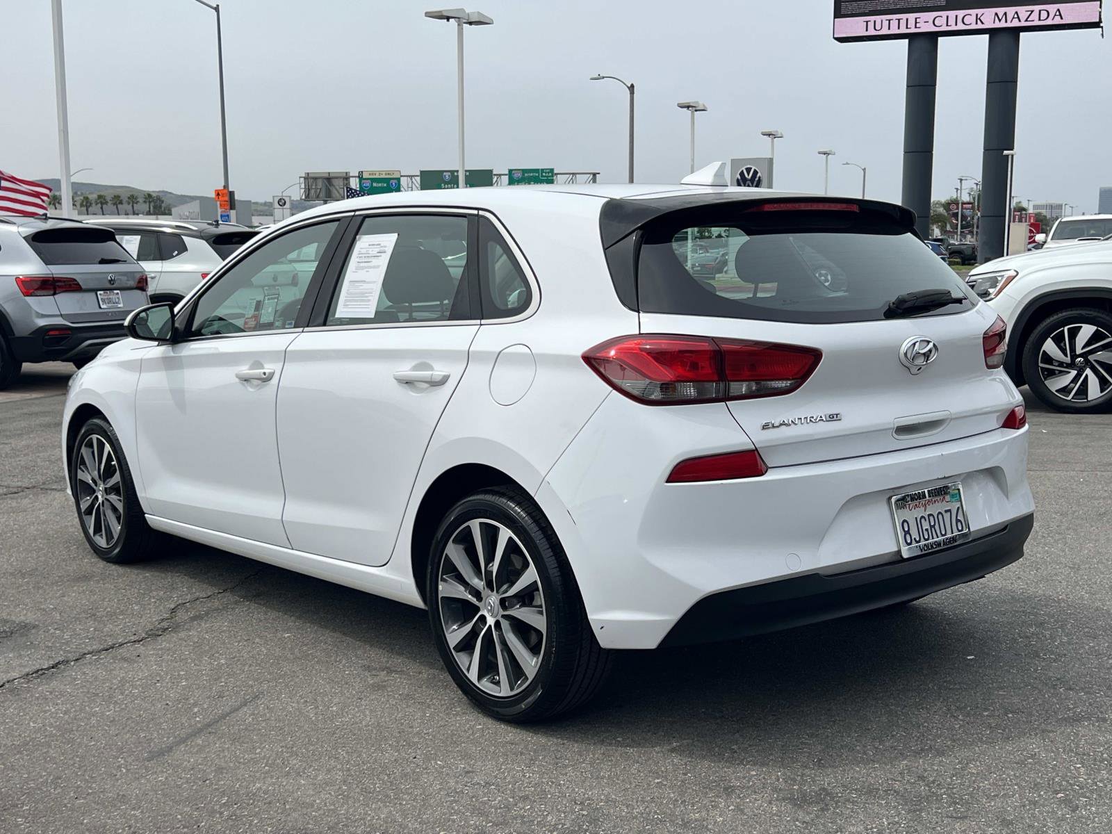 Used 2018 Hyundai Elantra GT image 3