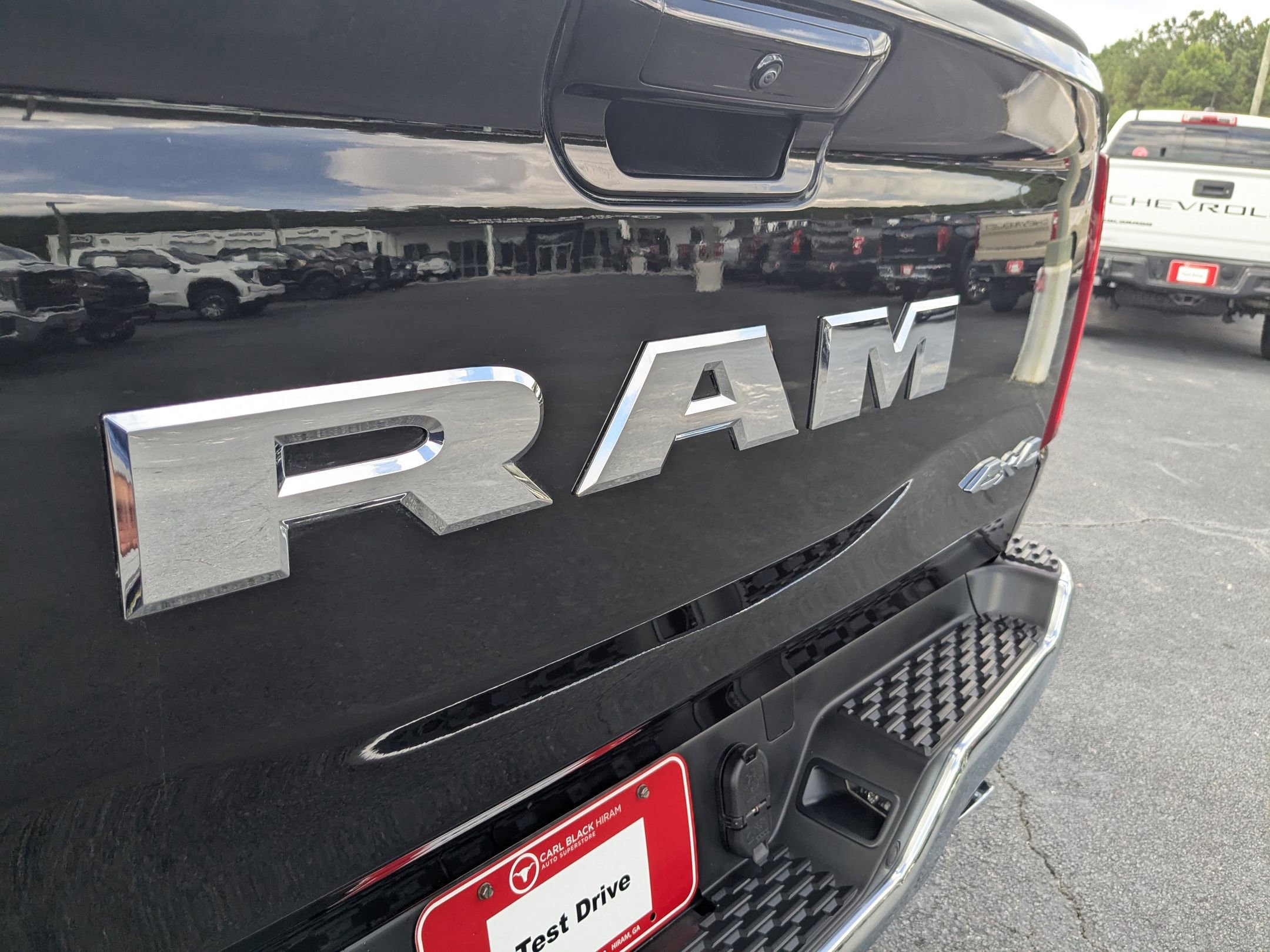 Used 2025 RAM 1500 Laramie image 27