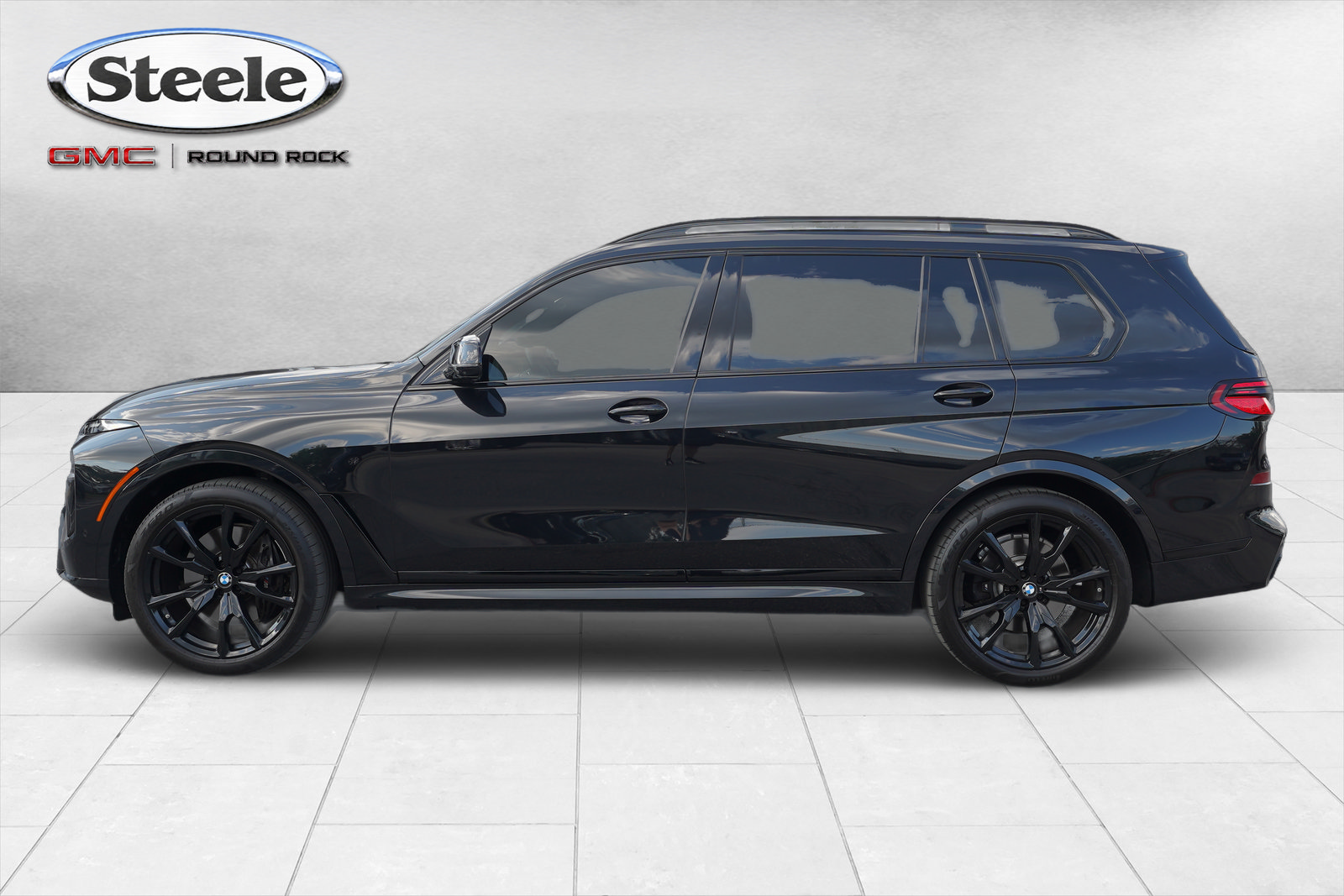 Used 2024 BMW X7 xDrive40i w/ M Sport Package AWD/4WD image 4