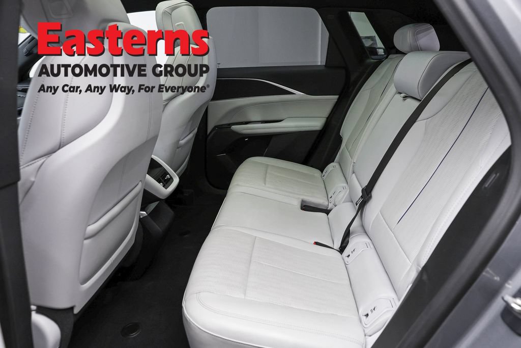Used 2024 Cadillac Lyriq Luxury RWD image 25
