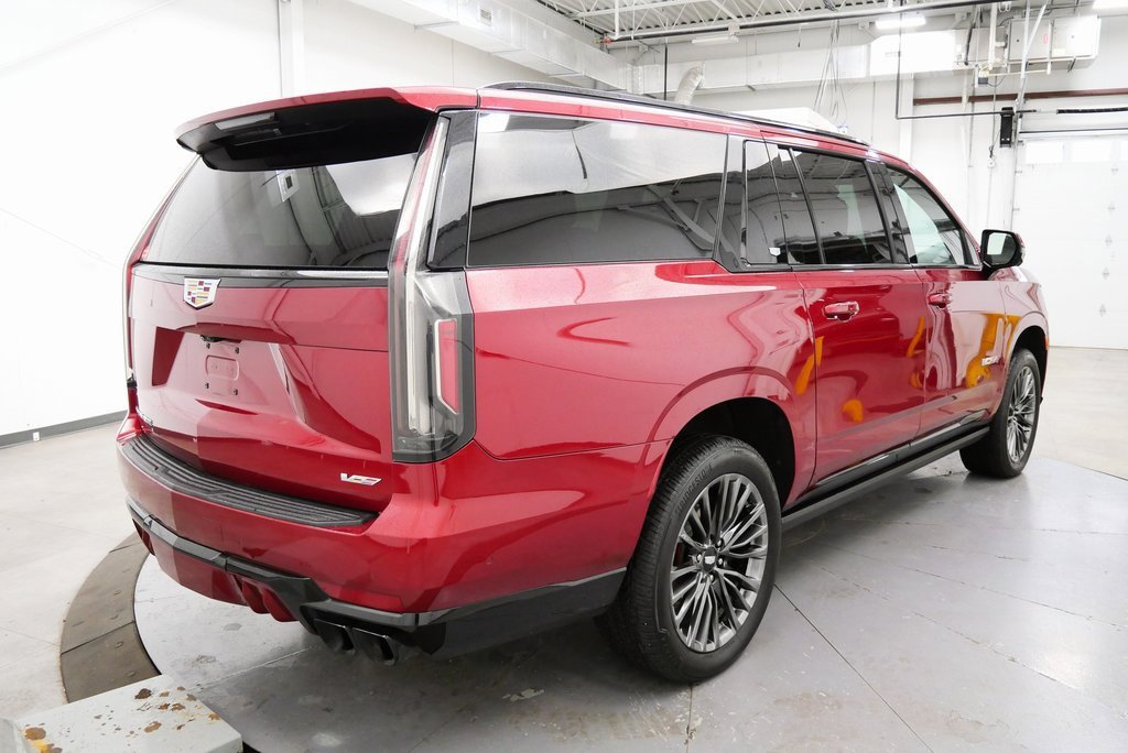 Used 2023 Cadillac Escalade ESV V image 7