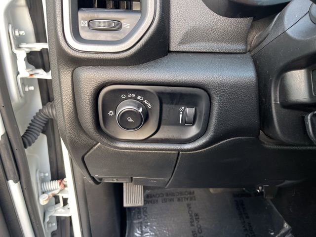 Used 2024 RAM 3500 Tradesman w/ Chrome Appearance Group image 32