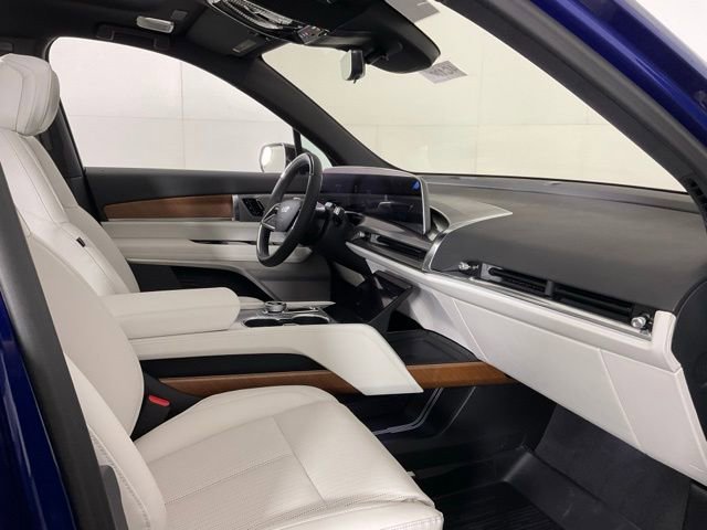 New 2026 Cadillac Vistiq Sport w/ LPO, Floor Liner Package image 27