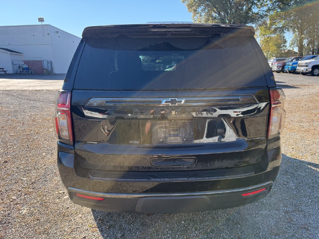 Used 2022 Chevrolet Suburban Z71 w/ Luxury Package AWD/4WD image 4