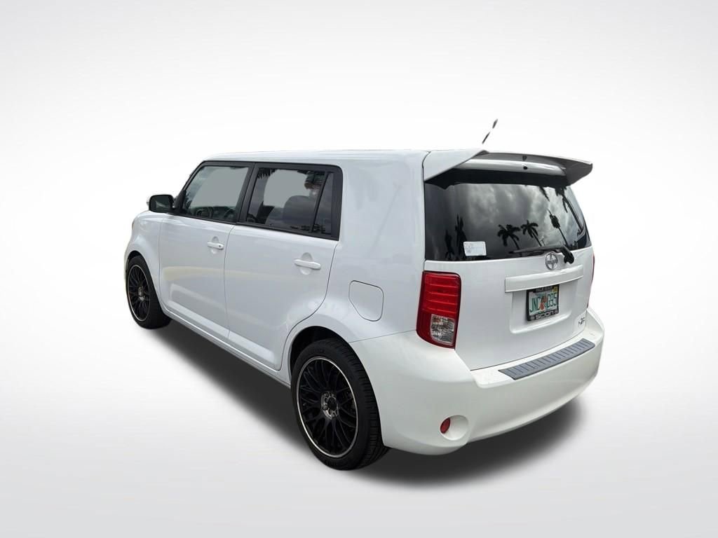 Used 2012 Scion xB FWD image 4
