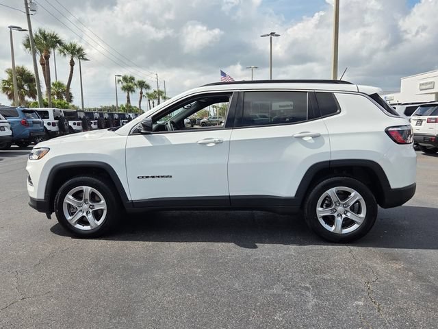 Certified 2024 Jeep Compass Latitude AWD/4WD image 4