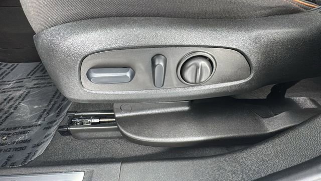 Used 2023 GMC Acadia AT4 image 11