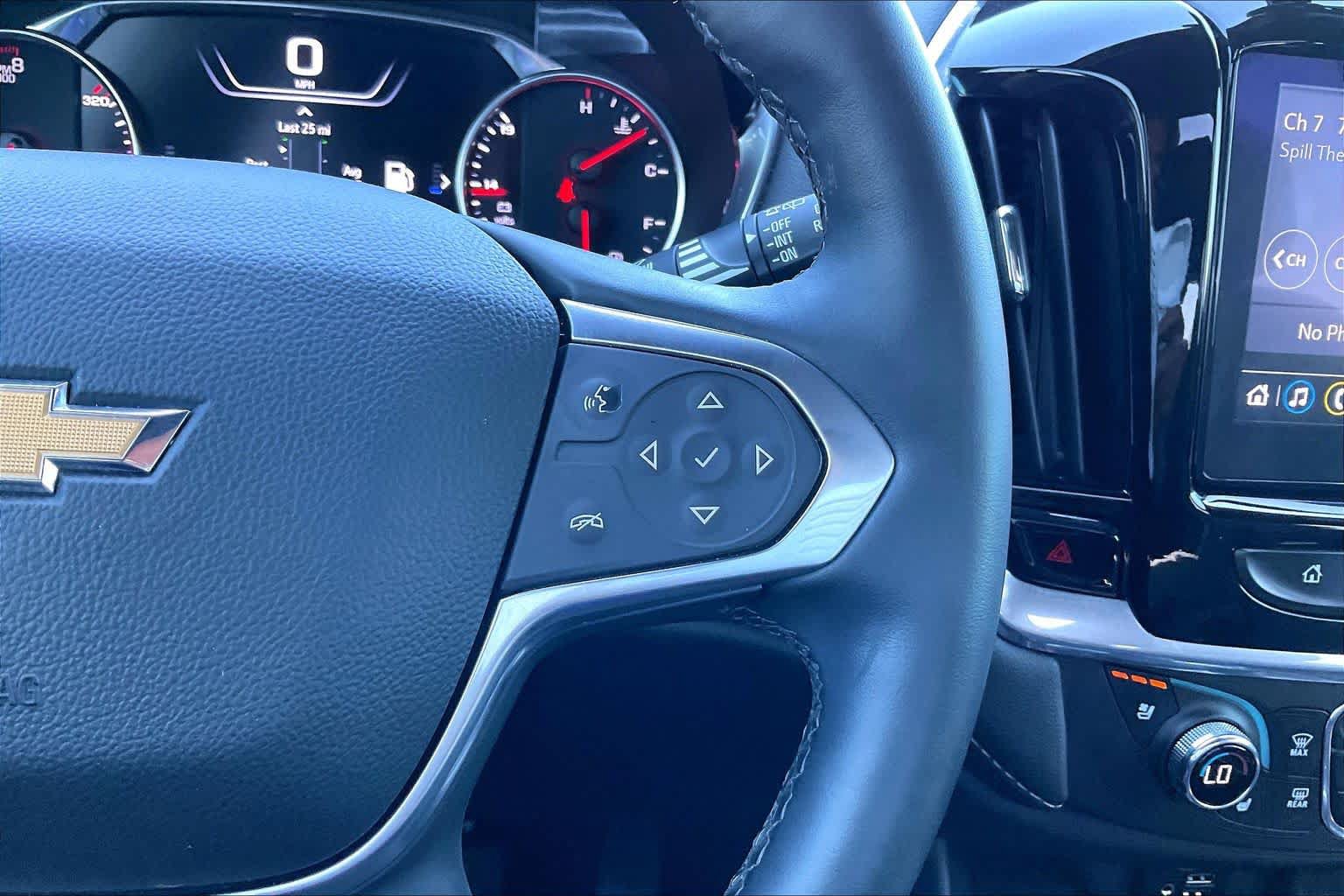 Used 2023 Chevrolet Traverse Premier AWD/4WD image 25