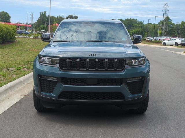 New 2026 Jeep Grand Cherokee Limited w/ Limited Altitude Package AWD/4WD image 16