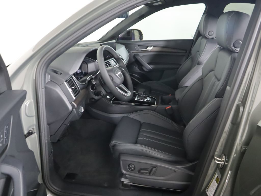 Used 2025 Audi Q5 e Premium Plus w/ Premium Plus Package image 21