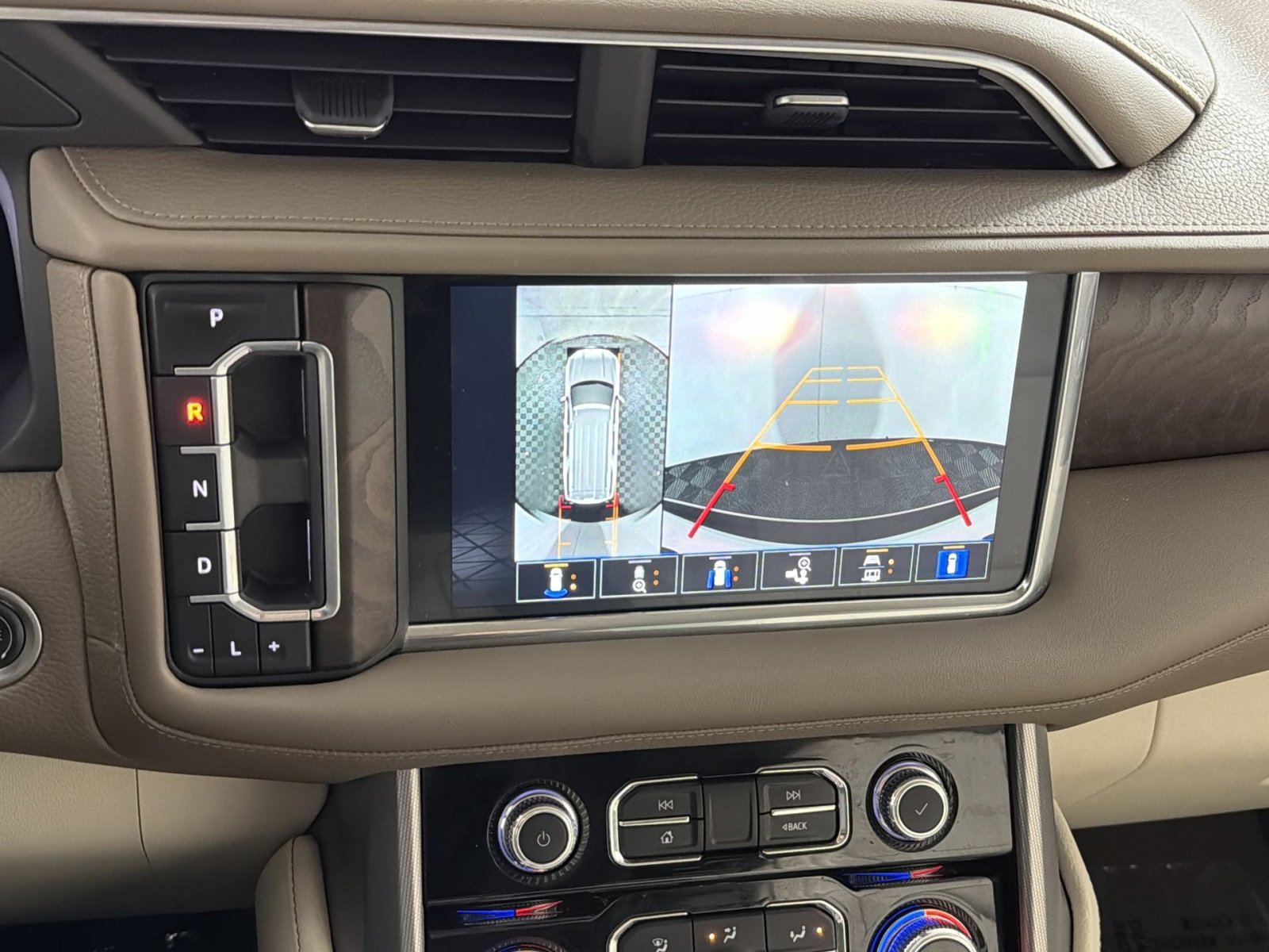 Used 2022 GMC Yukon XL Denali image 19