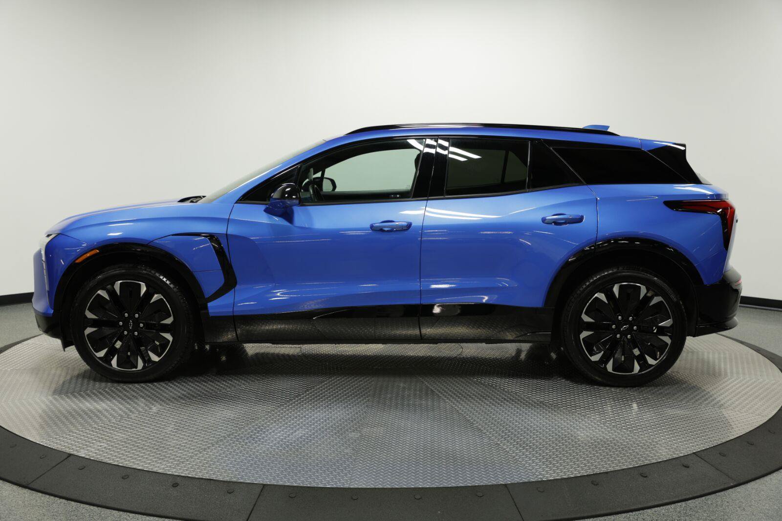 Certified 2024 Chevrolet Blazer EV RS AWD/4WD image 5