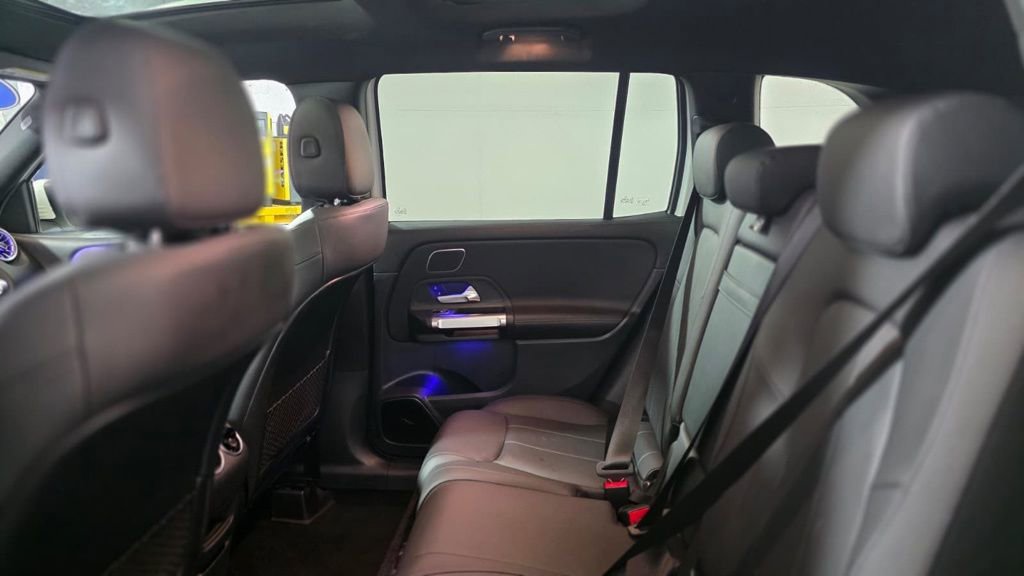 Used 2023 Mercedes-Benz GLB 250 4MATIC image 25