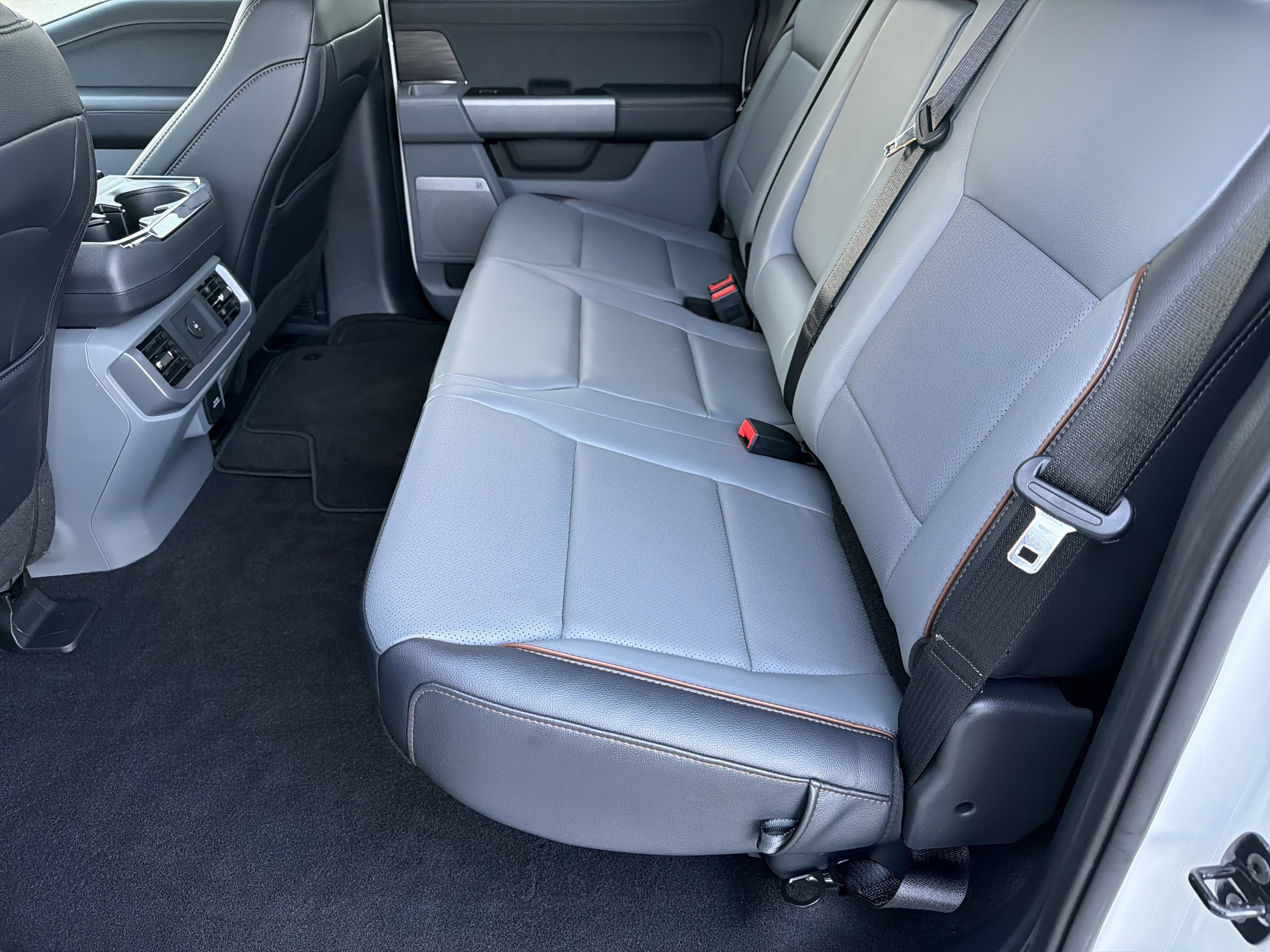 Used 2025 Ford F150 Lariat w/ Equipment Group 501A Mid image 21