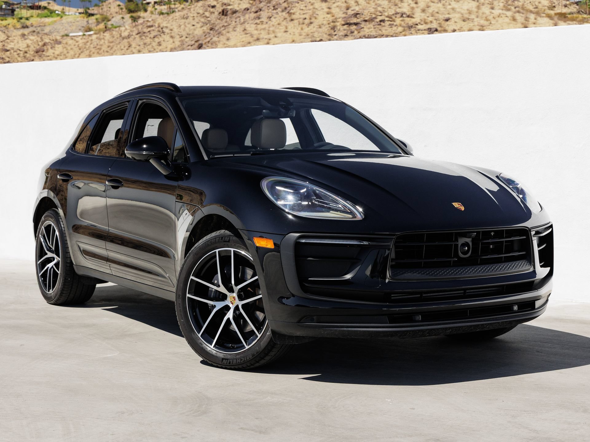 Certified 2026 Porsche Macan AWD/4WD image 9