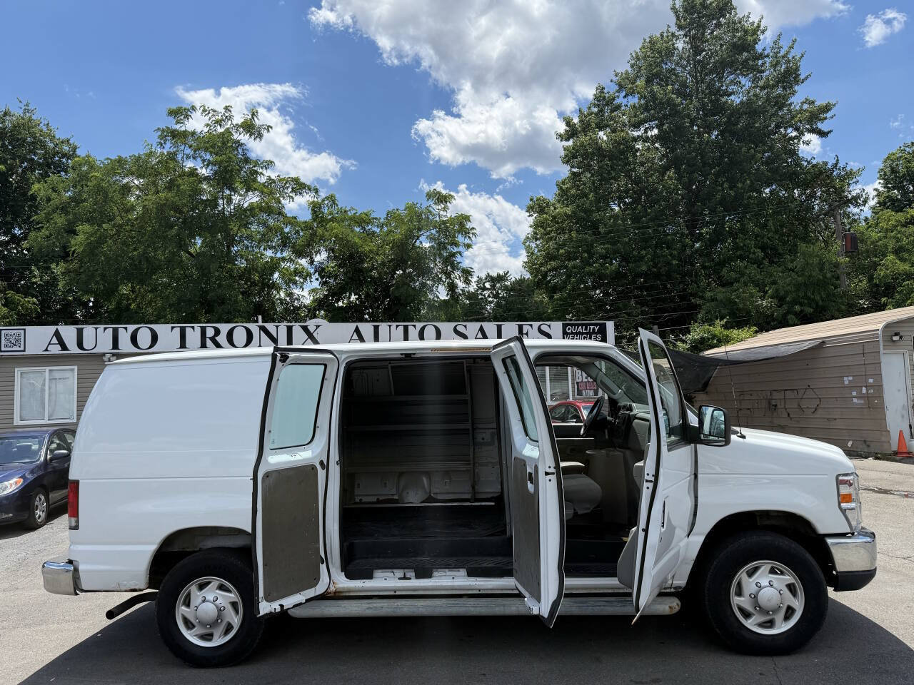 Used 2014 Ford E-250 and Econoline 250 w/ Power Group RWD image 14