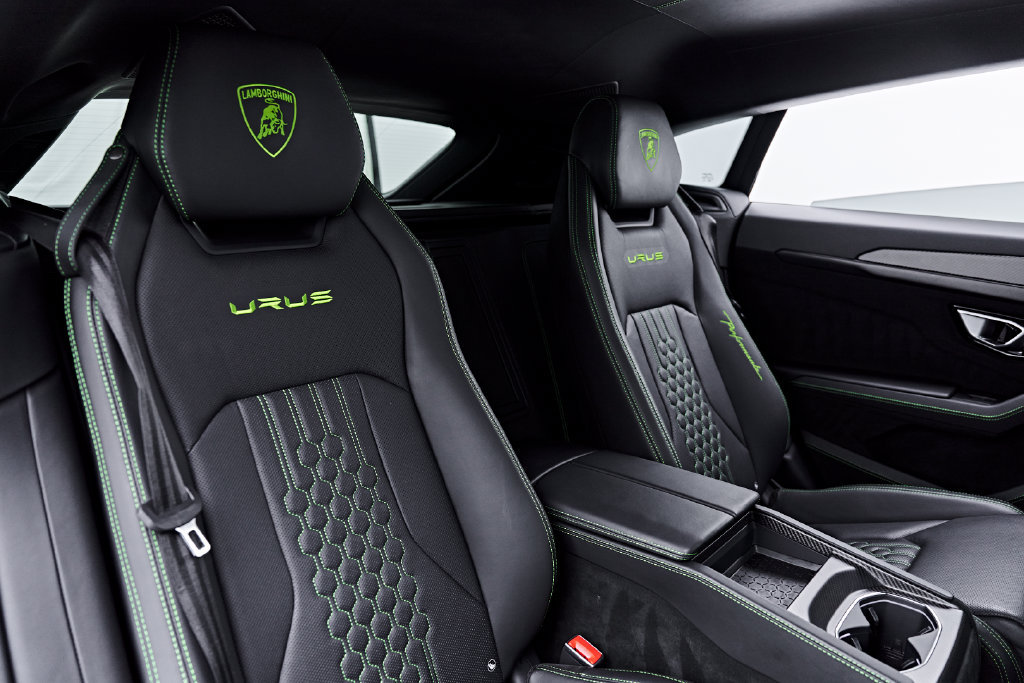 Used 2023 Lamborghini Urus Performante AWD/4WD image 55