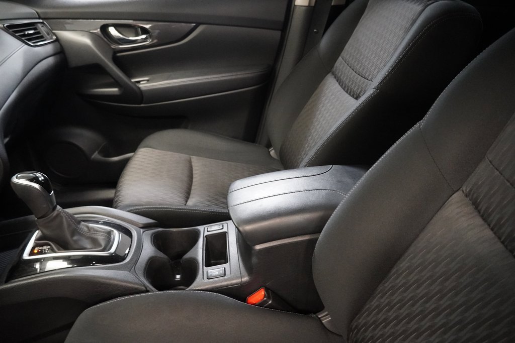 Used 2020 Nissan Rogue SV image 8