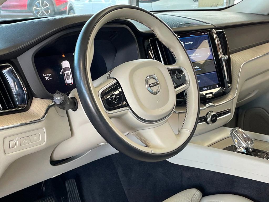 Used 2022 Volvo XC60 T8 Inscription image 14