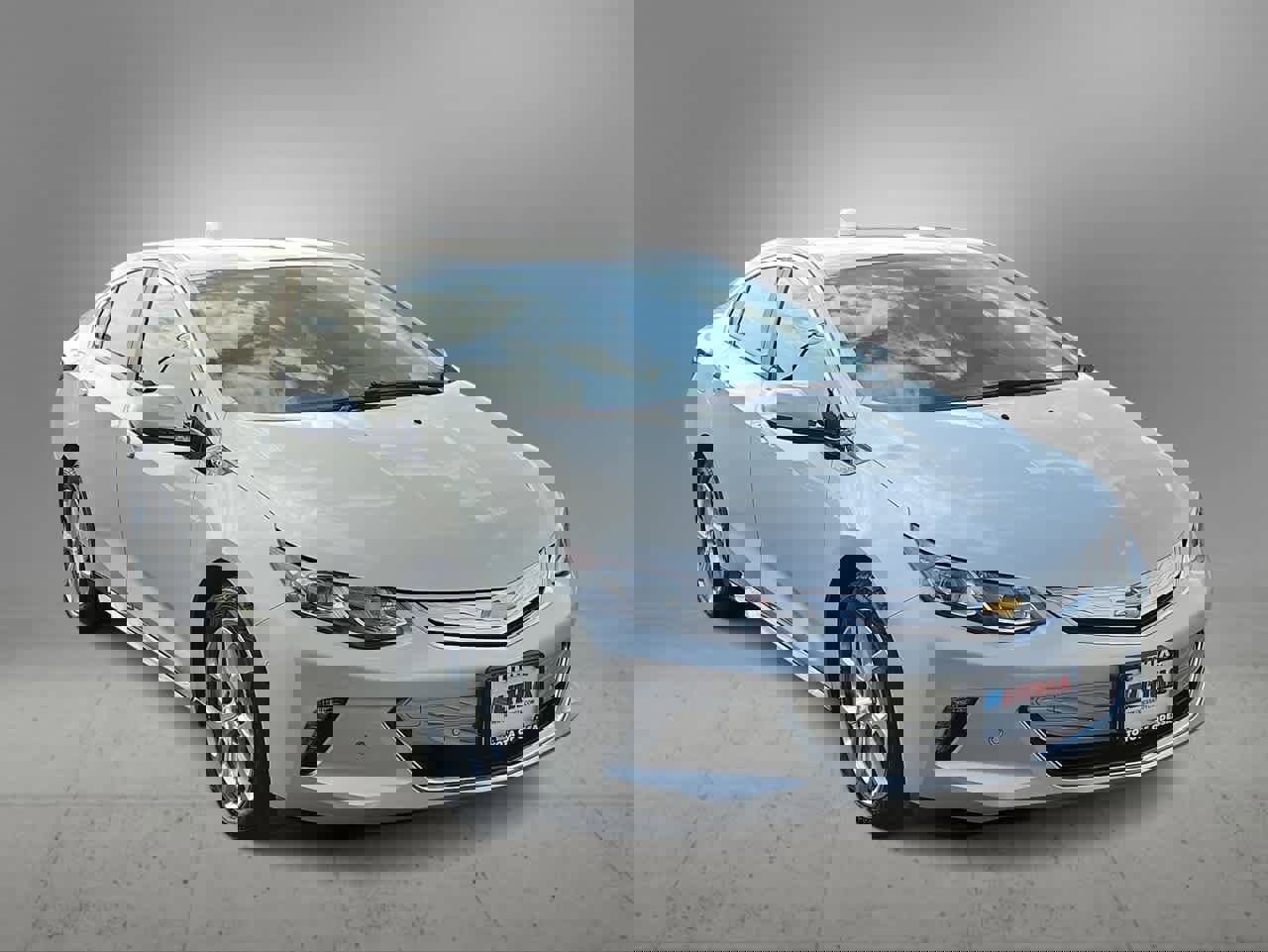 Used 2018 Chevrolet Volt Premier w/ Driver Confidence Package image 2