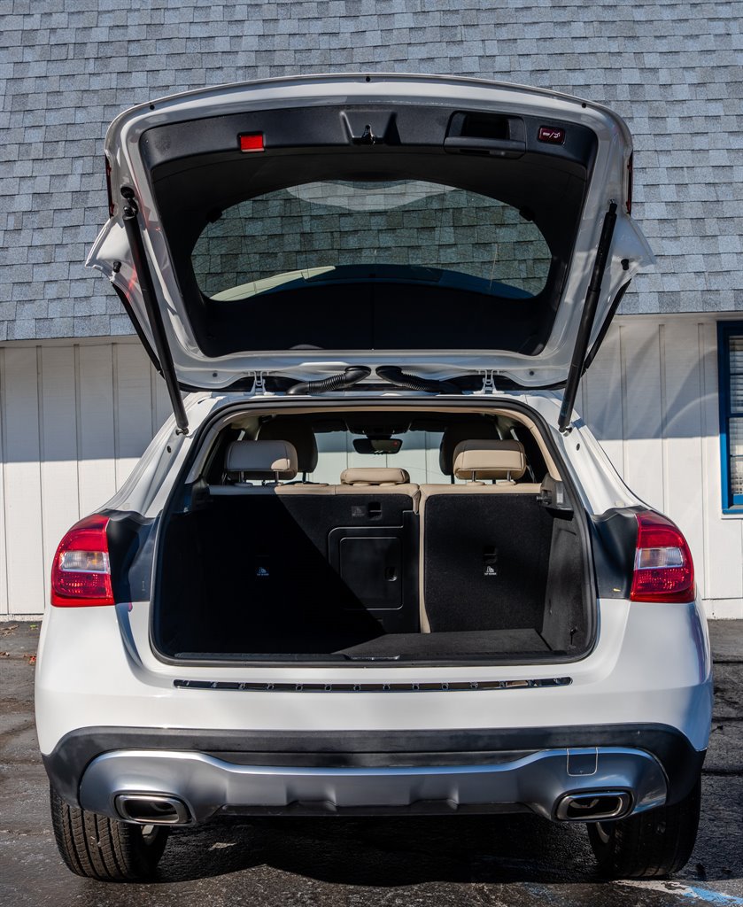 Used 2019 Mercedes-Benz GLA 250 w/ Convenience Package image 9