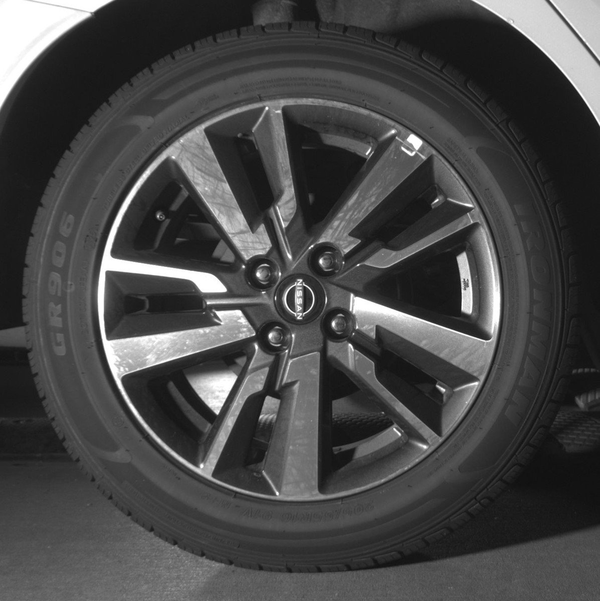 Used 2025 Nissan Versa SV image 15