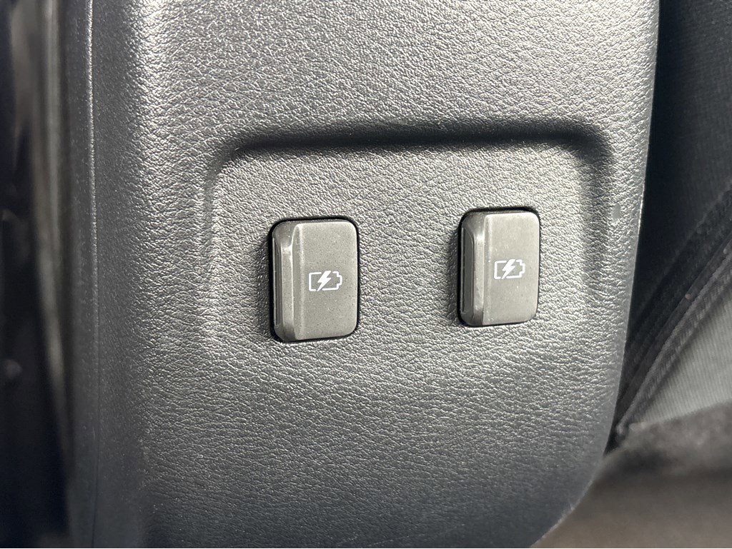 Used 2024 Nissan Kicks SV FWD image 21