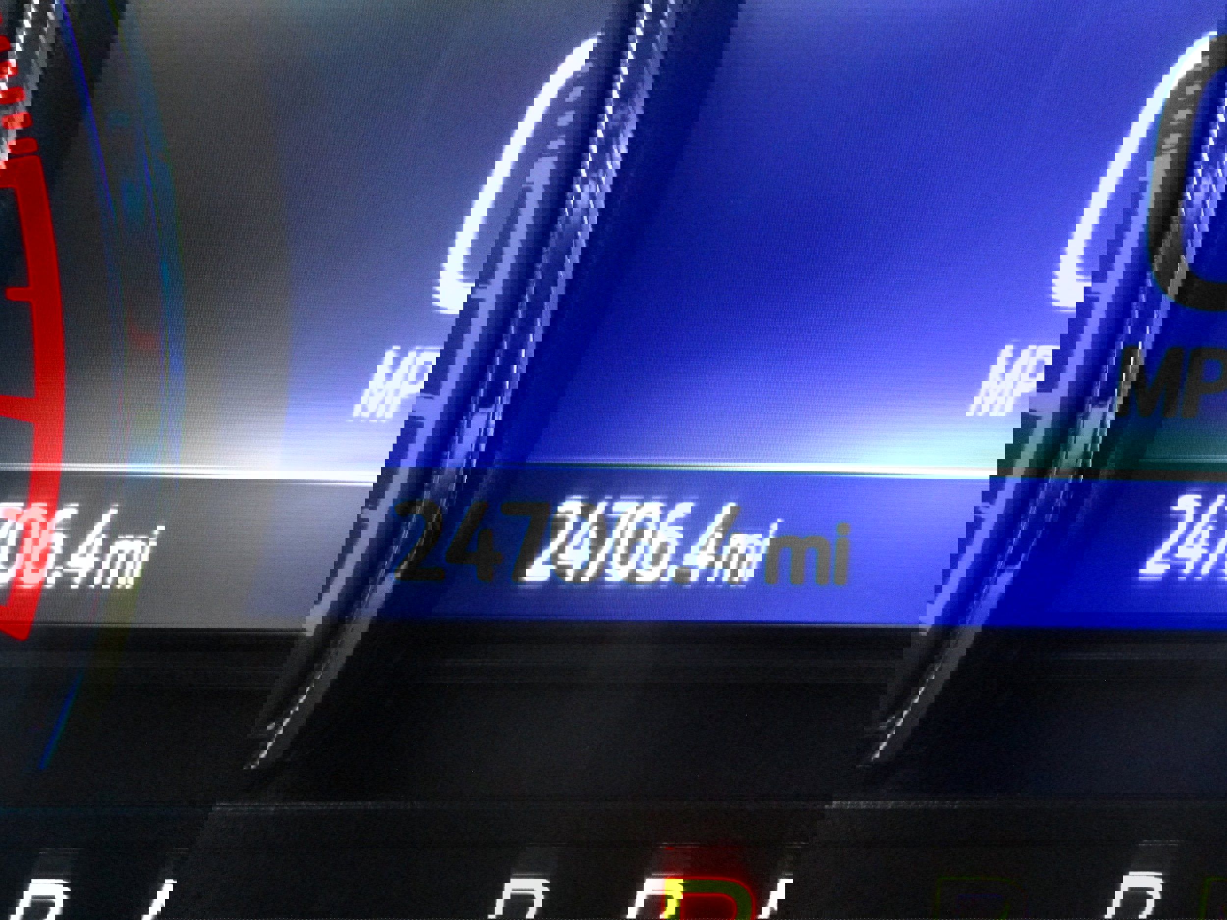 Used 2023 Ford Explorer XLT image 19