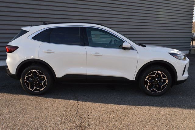 New 2026 Ford Escape Platinum w/ Premium Technology Package image 2
