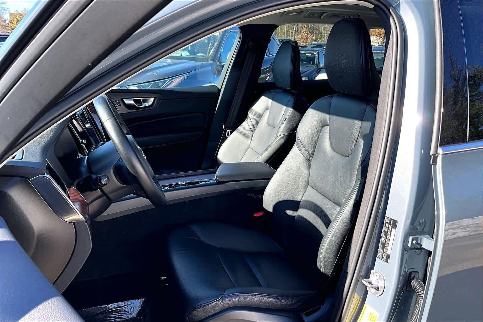 Certified 2023 Volvo XC60 B5 Plus w/ Climate Package AWD/4WD image 9