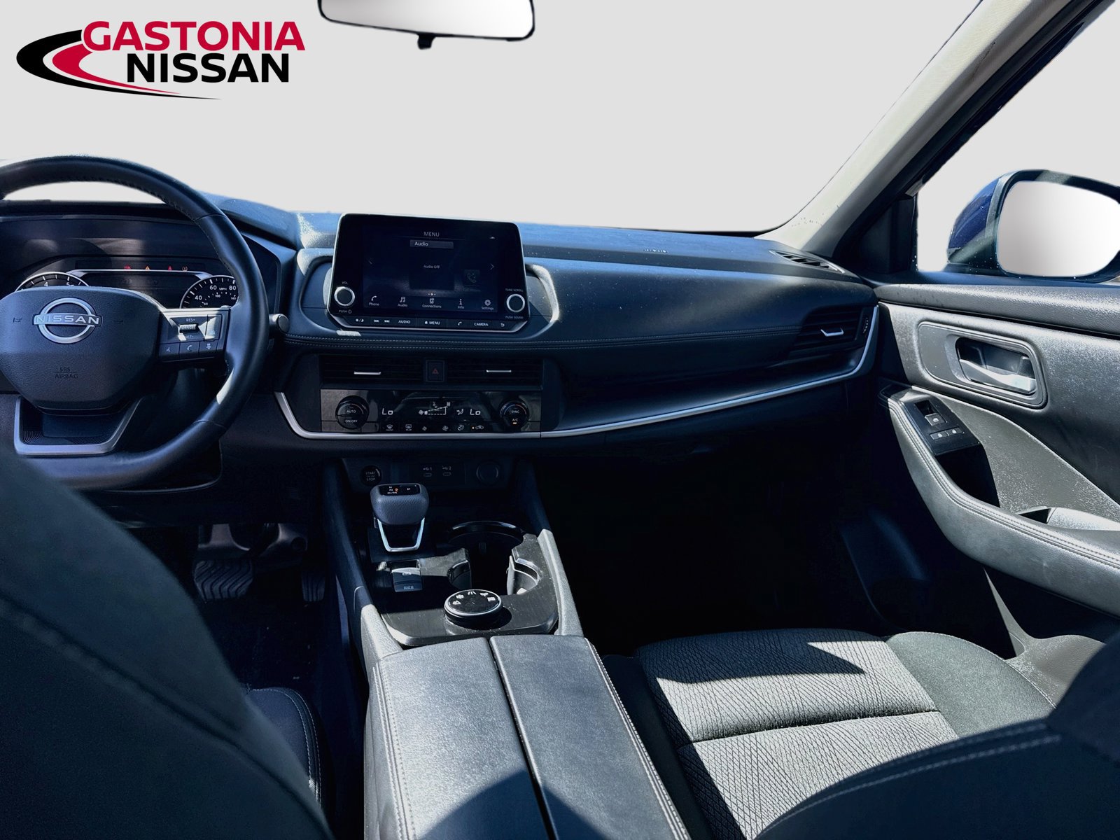 Used 2025 Nissan Rogue SV AWD/4WD image 31