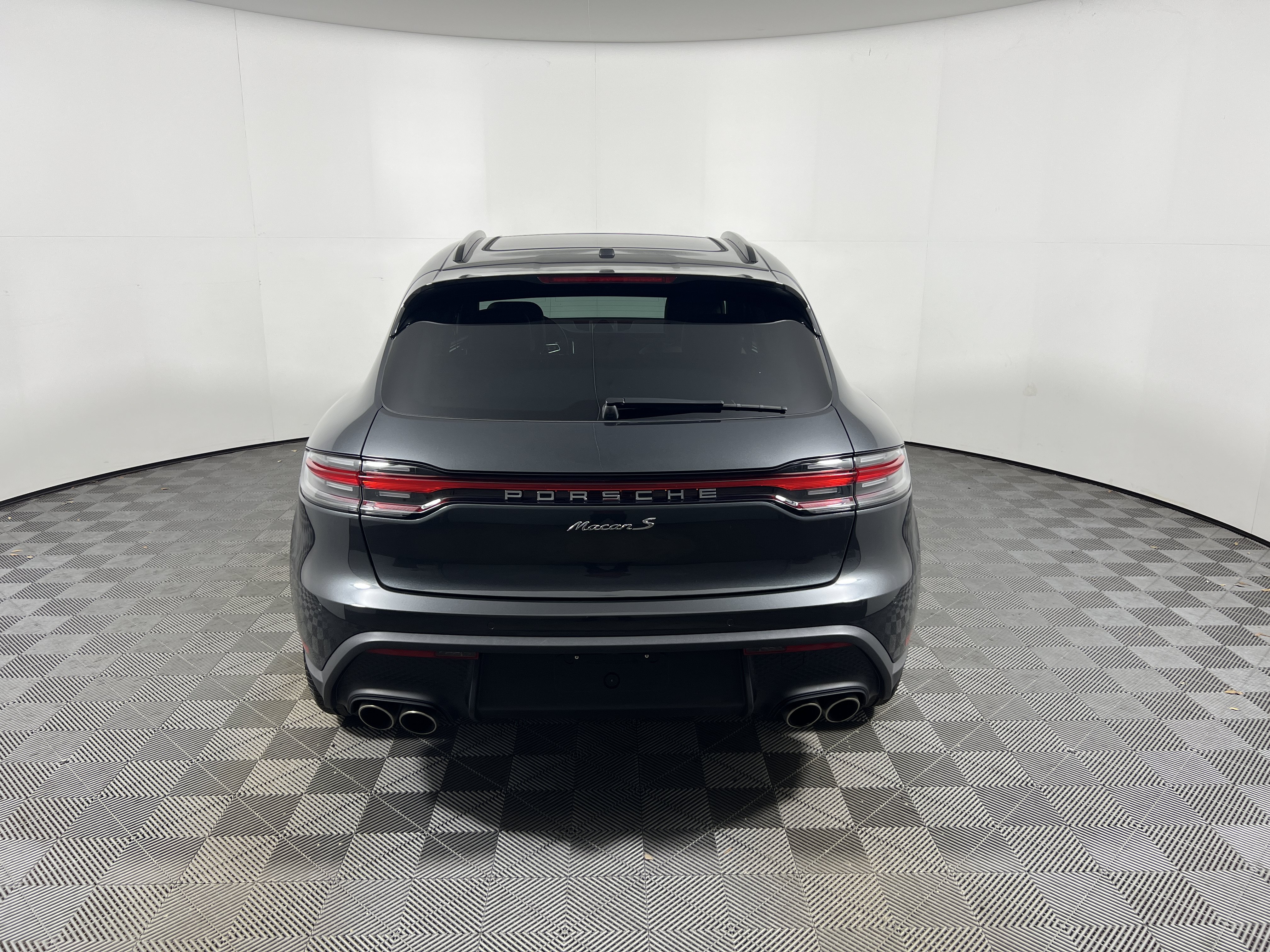 Certified 2024 Porsche Macan S AWD/4WD image 6