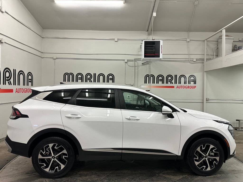 Used 2025 Kia Sportage EX image 11