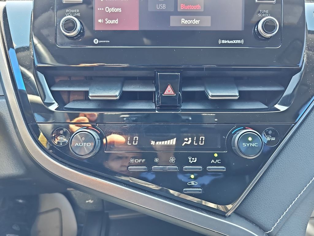 Used 2022 Toyota Camry SE FWD image 27
