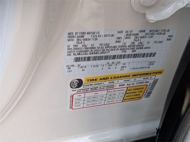 Used 2025 Lincoln Navigator Reserve image 44