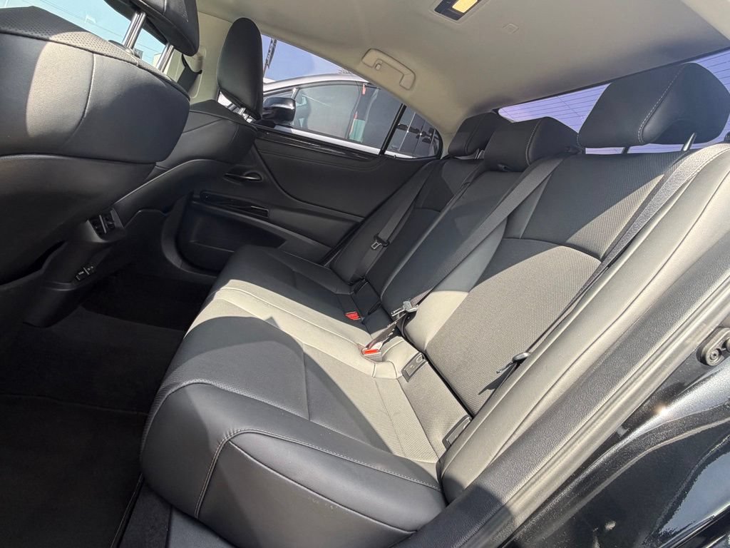 Used 2024 Lexus ES 350 FWD image 7