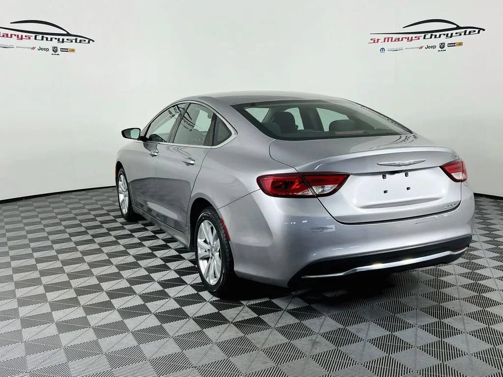 Used 2016 Chrysler 200 Limited FWD image 6