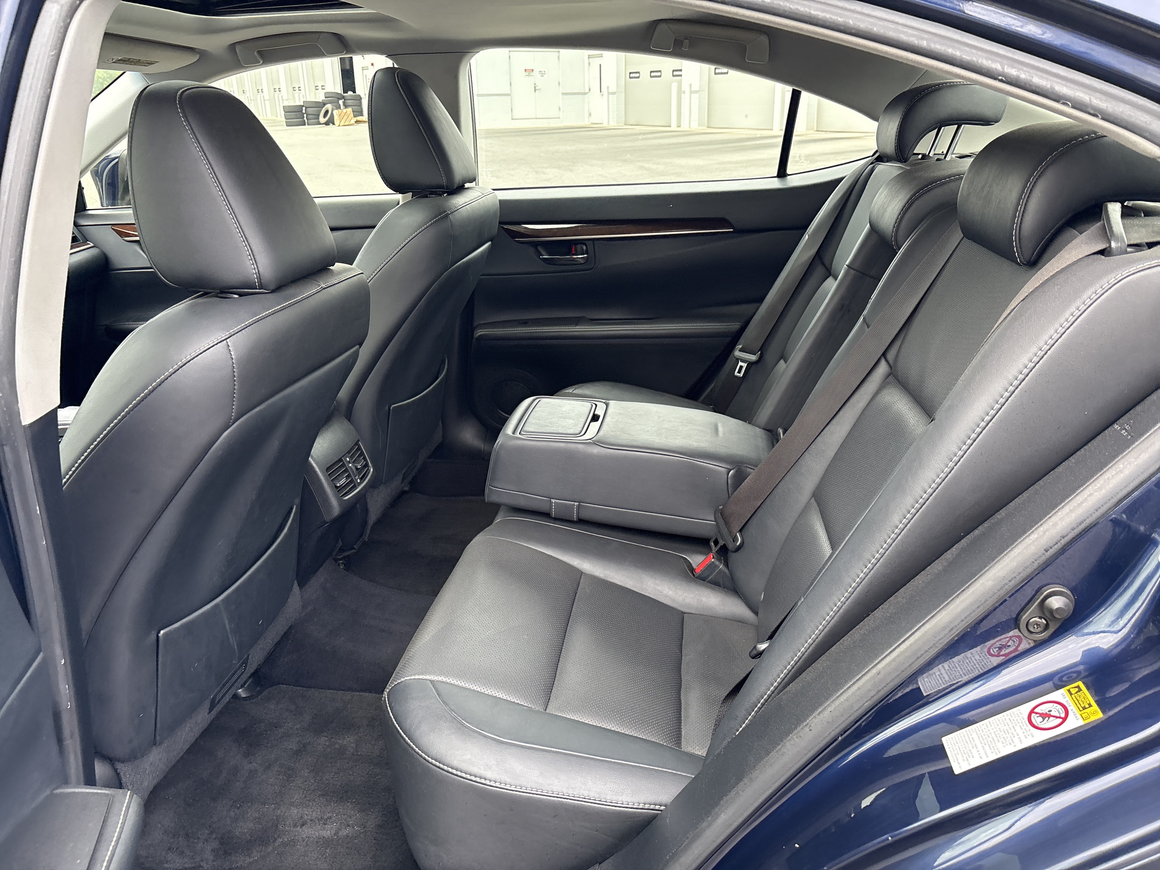Used 2015 Lexus ES 350 w/ Premium Package FWD image 33