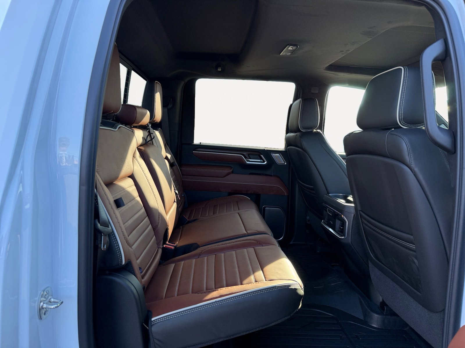 New 2026 GMC Sierra 2500 Denali Ultimate w/ Max Trailering Package image 18