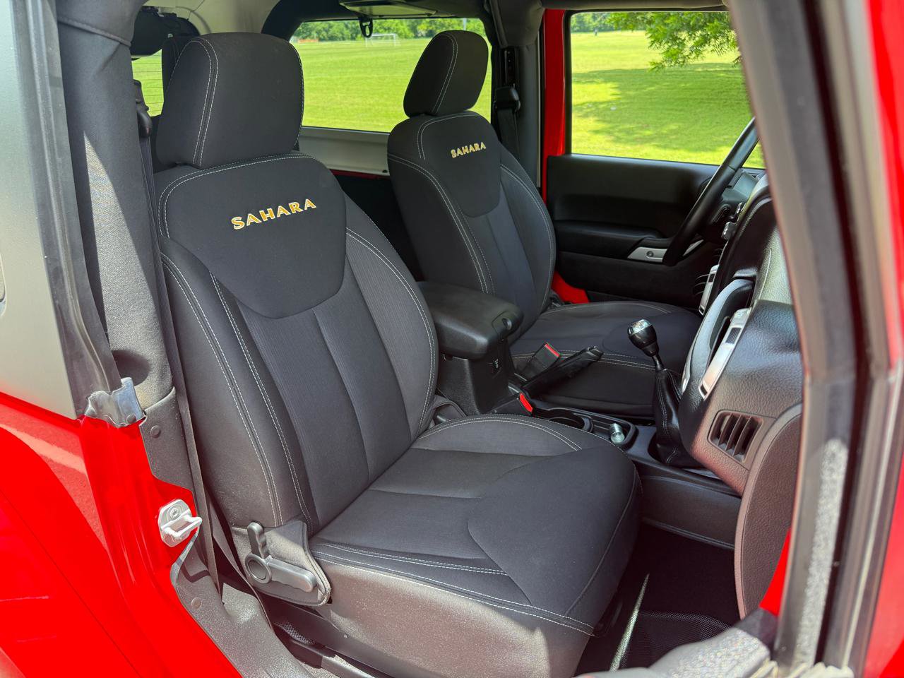 Used 2015 Jeep Wrangler Sahara w/ Trailer Tow Group AWD/4WD image 18