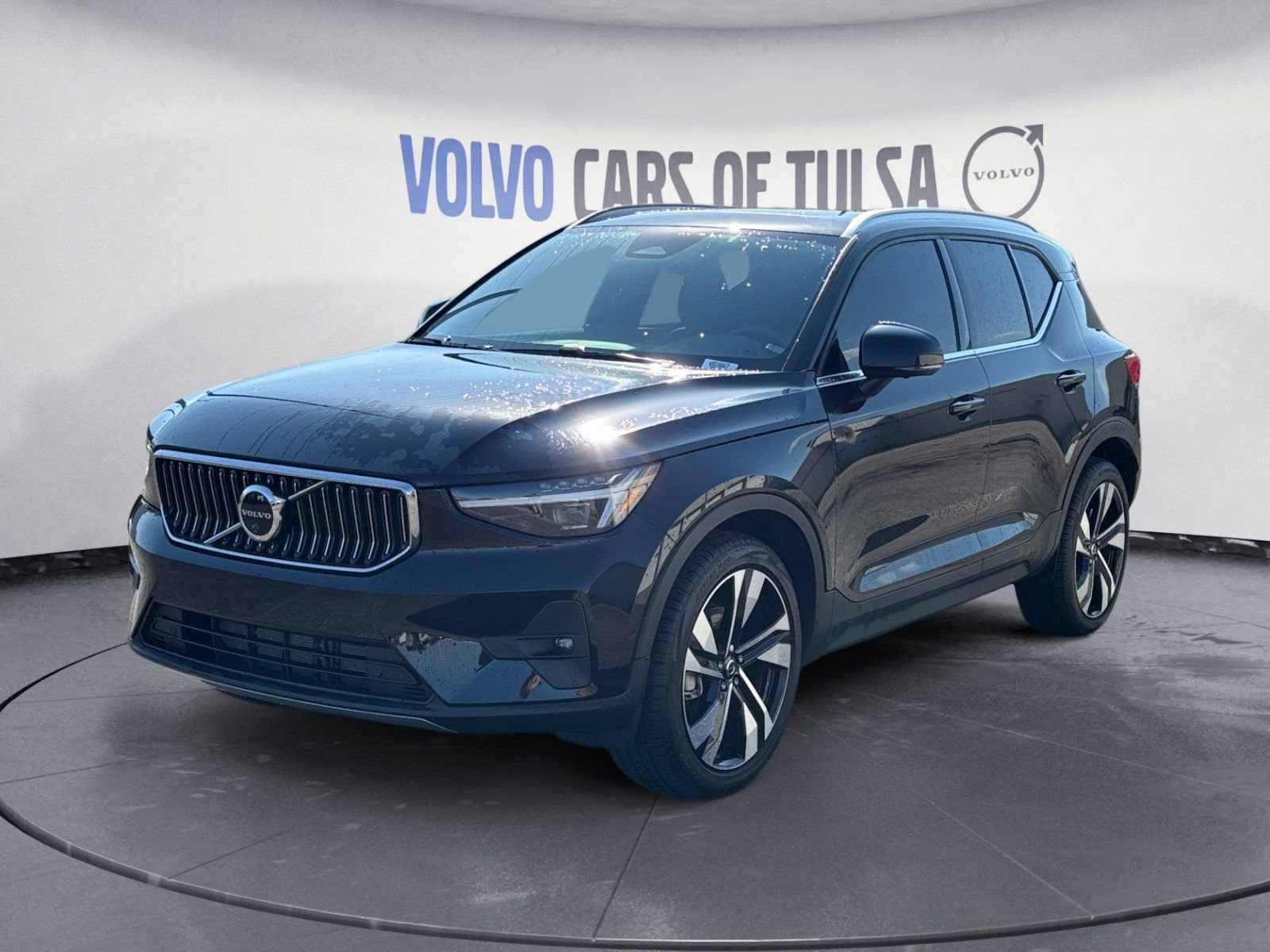 New 2025 Volvo XC40 B5 Plus w/ Protection Package Premier image 1
