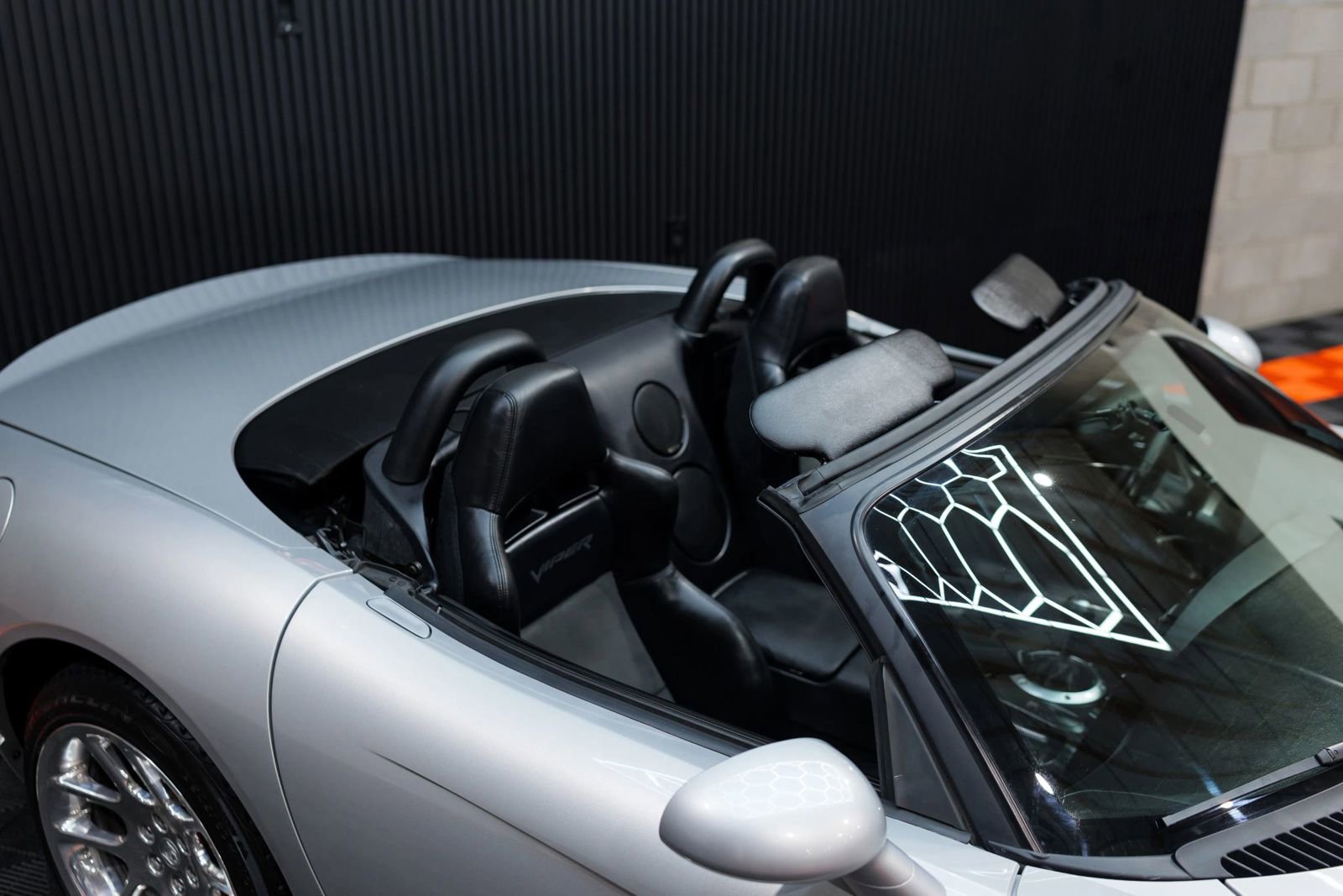 Used 2004 Dodge Viper SRT-10 image 14