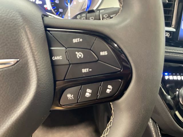 Used 2025 Chrysler Pacifica Limited FWD image 9