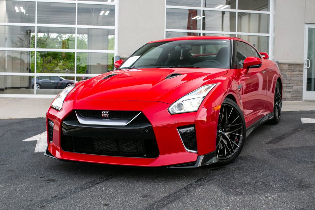 Used 2023 Nissan GT-R Premium w/ Floor Mat Package image 2
