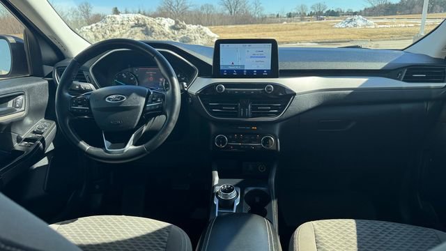 Used 2022 Ford Escape SE w/ SE Sport Appearance Package image 14
