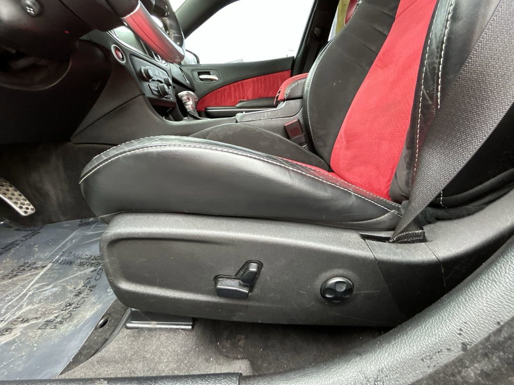 Used 2016 Dodge Charger SRT image 12